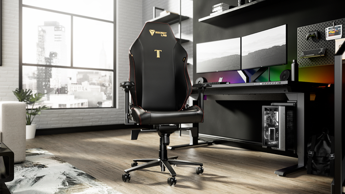 Secretlab Black Friday Deals Include $100 Off The Titan Evo