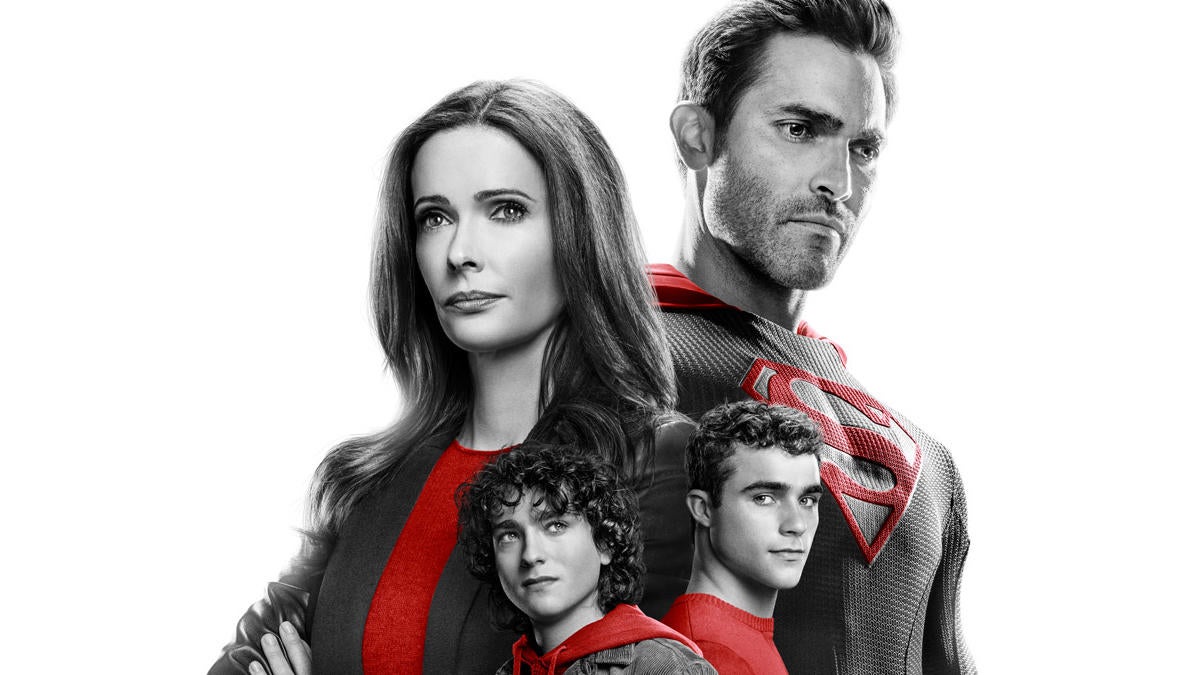 Superman & Lois Trailer Reveals Final Episodes of The CW's Last Arrowverse Series