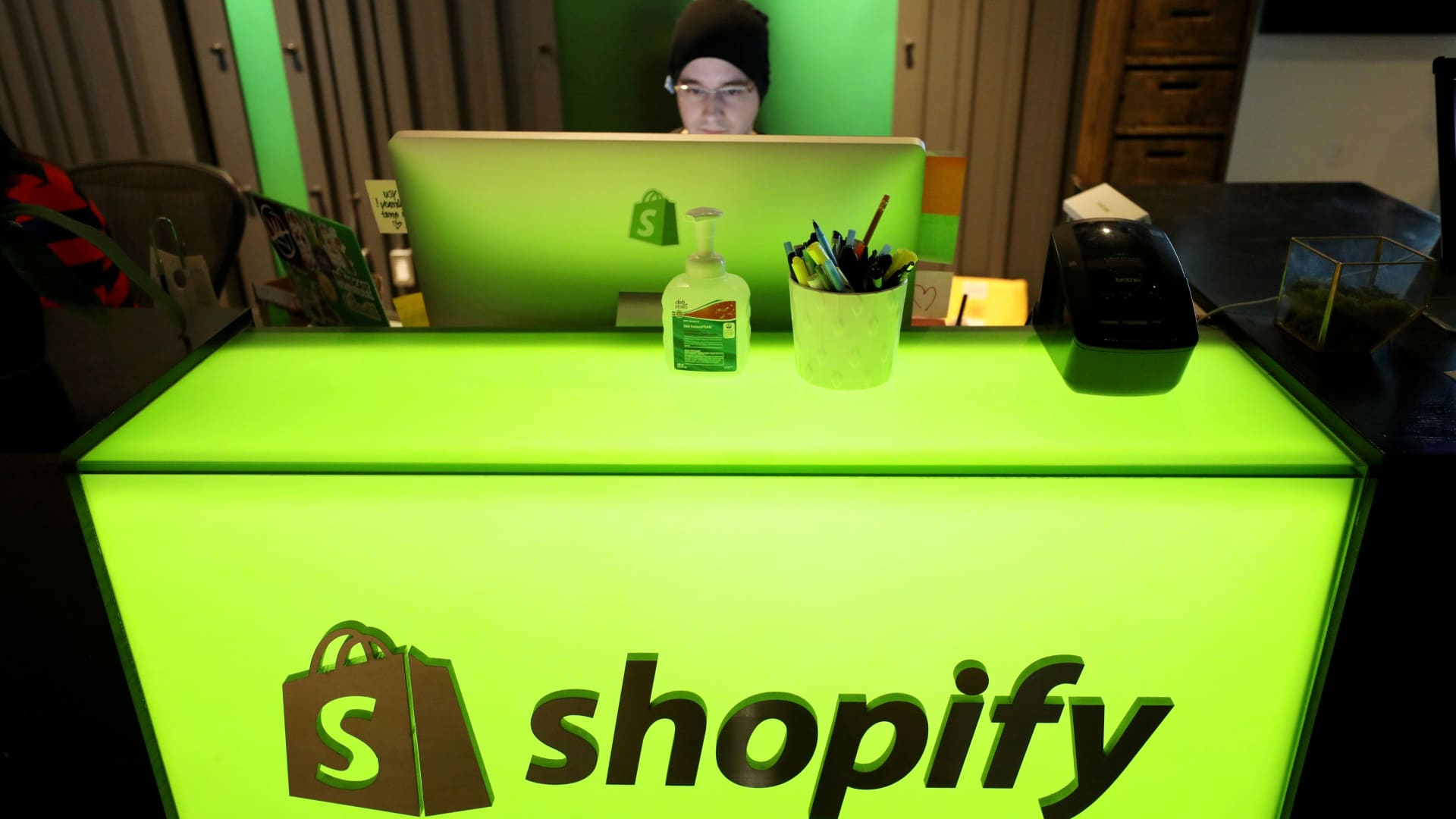 Shopify stock skyrockets 25% on revenue beat, rosy holiday forecast