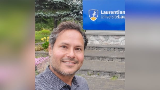 This Laurentian University researcher is collecting DNA from the air inside beehives