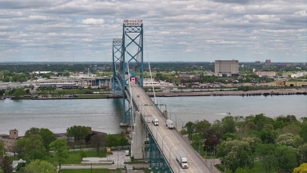 Investigation at Ambassador Bridge reroutes traffic from U.S. to Canada: police, CBSA