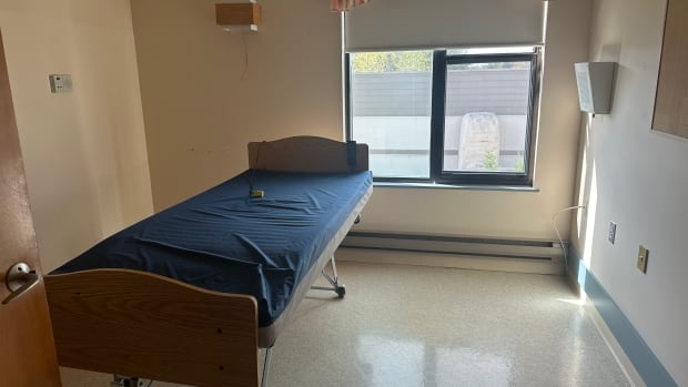 26 beds at Manitoba nursing home closed for months because of government delays fixing elevator