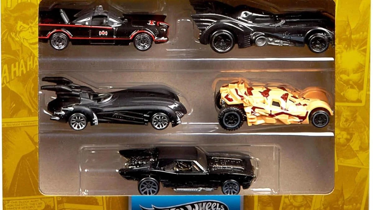 Batman 85th Hot Wheels Batmobile Set Is Dirt Cheap For Black Friday