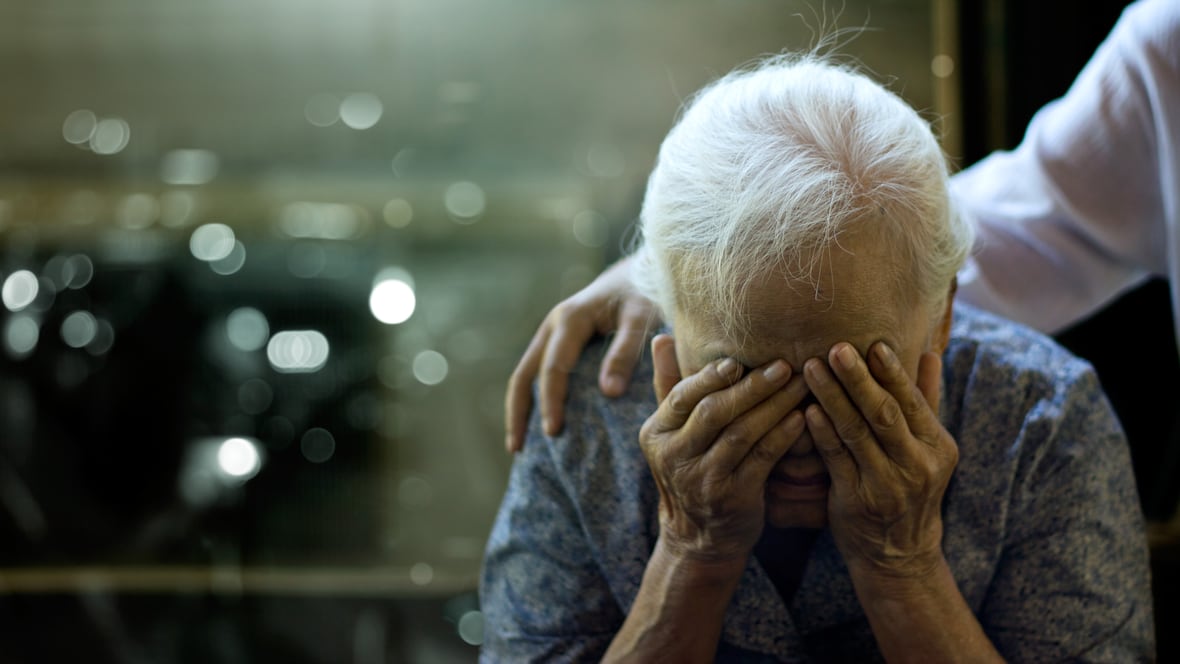 How to navigate a dementia diagnosis with aging parents