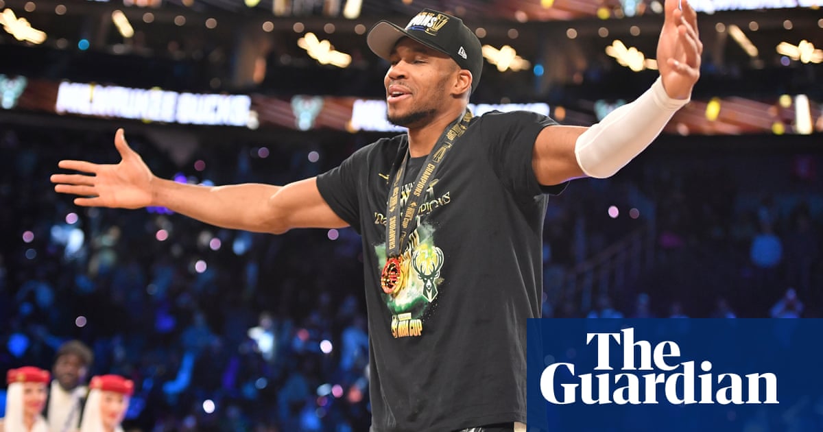 Giannis Antetokounmpo hauls in-form Bucks past Thunder to NBA Cup title | NBA Cup