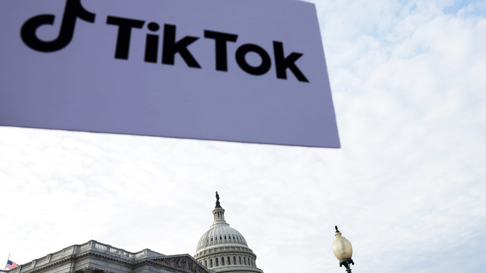 Apple, Google instructed by House committee to prepare to dump TikTok