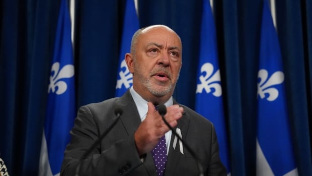 Quebec bill would fine new doctors up to $200K per day for leaving public system