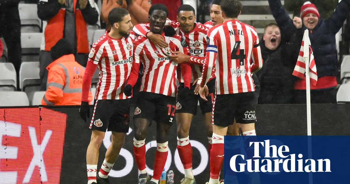 Sunderland close in on leaders after Isidor strike sees off Sheffield United | Championship