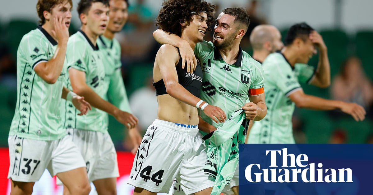 Jordan Lauton earns Western United win – and red card – with bicycle kick | A-League Men